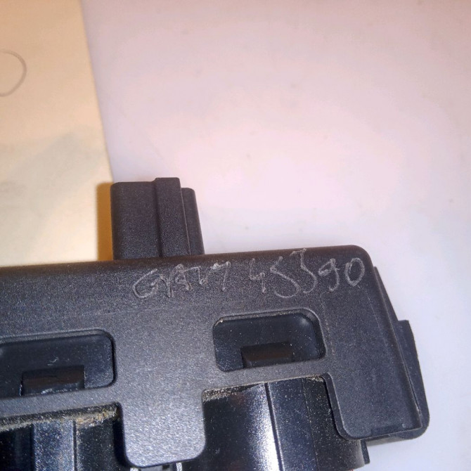 Bouton de warning occasion RENAULT KANGOO II Phase 1 01-2008->03-2013 1.5 DCI 105ch 252105246R 3