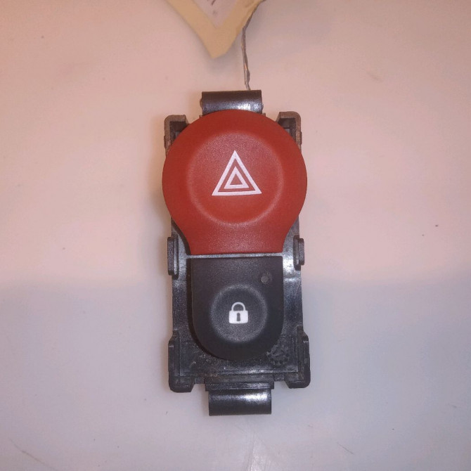 Bouton de warning occasion RENAULT KANGOO II Phase 2 01-2013->... 1.5 DCI 90ch 252105246R 1