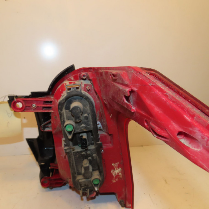 Feu arrière gauche occasion PEUGEOT 5008 I Phase 1 11-2009->12-2013 1.6 HDI 110ch 6350KH 2