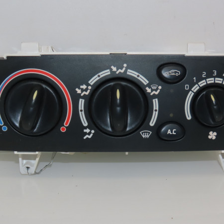 Commande de chauffage occasion RENAULT MEGANE SCENIC I Phase 1 09-1996->08-1999 1.6 7701045872