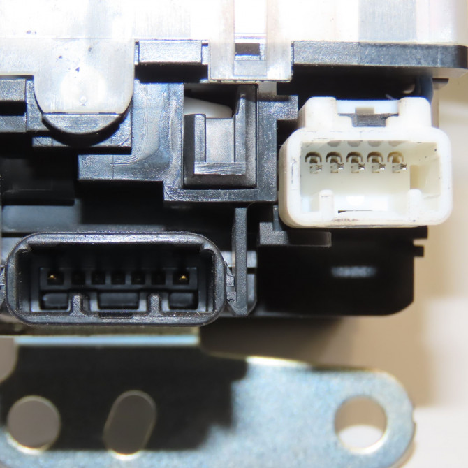 Kit serrures + antivol occasion TOYOTA COROLLA VERSO II Phase 1 05-2004->06-2007 136 D-4D 690050F010 3