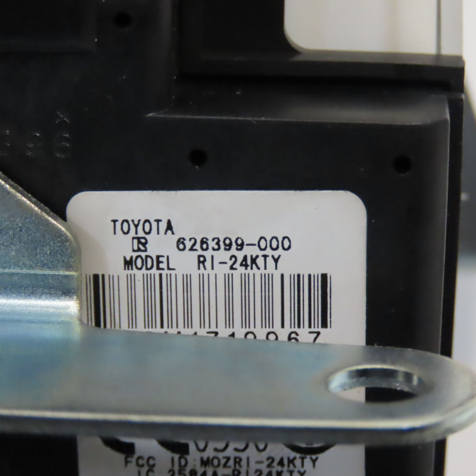 Kit serrures + antivol occasion TOYOTA COROLLA VERSO II Phase 1 05-2004->06-2007 136 D-4D 690050F010 4