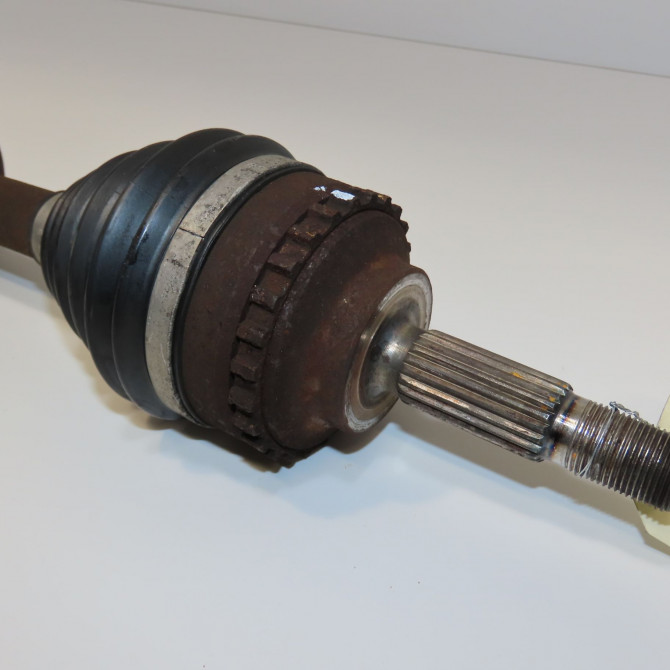 Transmission avant droite occasion RENAULT CLIO II Phase 2 06-2001->07-2006 1.4i 16v 8200107090 2