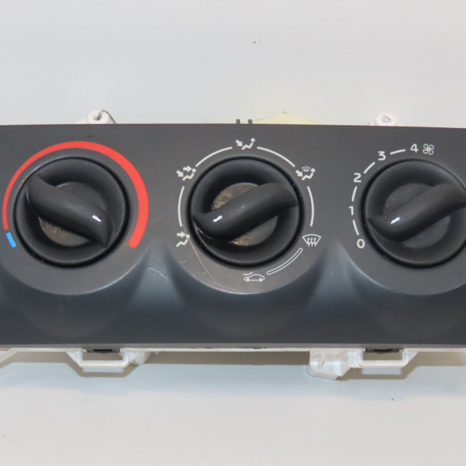 Commande de chauffage occasion RENAULT CLIO CAMPUS II Phase 2 07-2009->12-2012 1.2i 60ch 7701049073 1