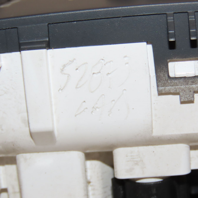 Commande de chauffage occasion RENAULT CLIO CAMPUS II Phase 2 07-2009->12-2012 1.2i 60ch 7701049073 4