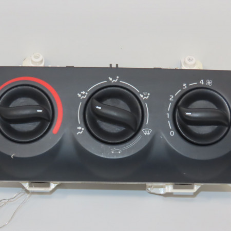 Commande de chauffage occasion RENAULT CLIO CAMPUS II Phase 2 07-2009->12-2012 1.2i 60ch 7701049073
