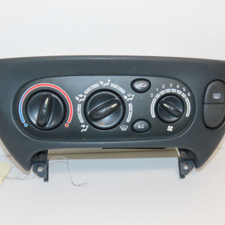 Commande de chauffage occasion RENAULT MEGANE SCENIC I Phase 1 09-1996->08-1999 1.6 7701045872