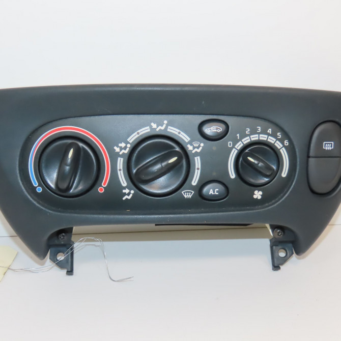 Commande de chauffage occasion RENAULT MEGANE SCENIC I Phase 1 09-1996->08-1999 1.6 7701045872 1
