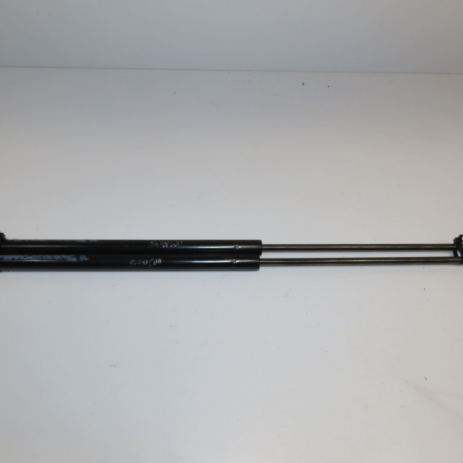 Verin droit hayon occasion RENAULT MEGANE SCENIC I Phase 1 09-1996->08-1999 1.6 7700828454 1