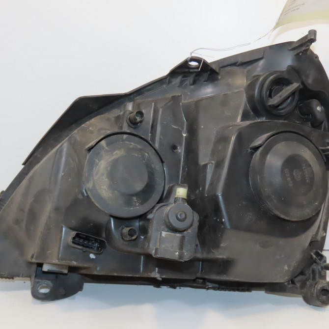 Phare droit occasion RENAULT CLIO II Phase 2 06-2001->07-2006 1.2 16v 7701054063 2