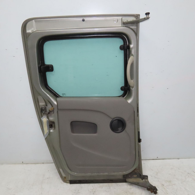 Porte coulissante g occasion RENAULT KANGOO II Phase 1 01-2008->03-2013 1.5 DCI 85ch 821013279R 3