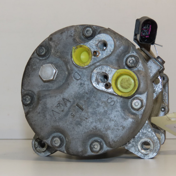 Compresseur air conditionne occasion VOLKSWAGEN CADDY III Phase 1 03-2004->07-2010 1.9 TDI 105ch 7H0820803F 3