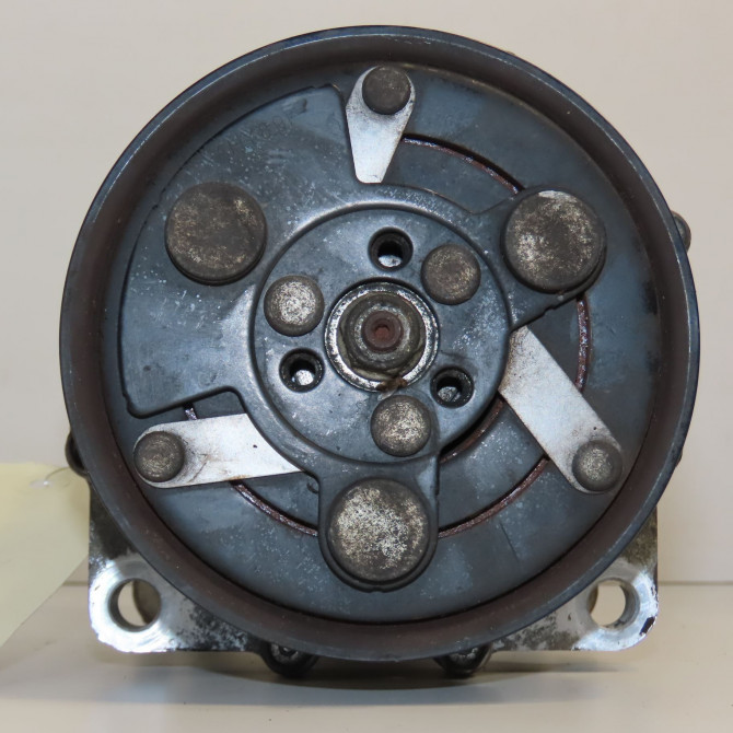 Compresseur air conditionne occasion VOLKSWAGEN CADDY III Phase 1 03-2004->07-2010 1.9 TDI 105ch 7H0820803F 4