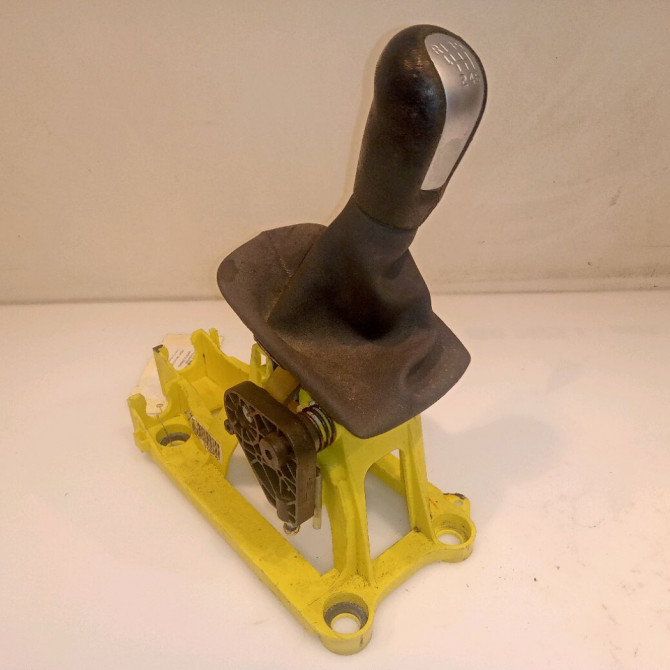 Levier de vitesses occasion VOLVO C30 Phase 1 04-1995->04-1999 1.6 D 115ch 30759916 2