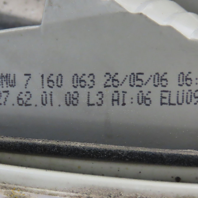 Feu arrière interieur gauche occasion B.M.W. SERIE 3 V Phase 1 04-1995->04-1999 320d 163ch 63217160063 3