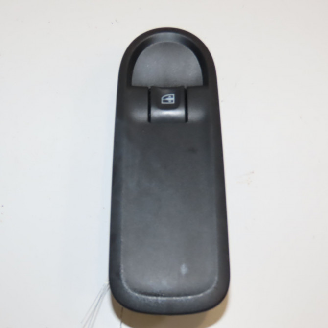 Commande lève-glace porte avant droite occasion DACIA DUSTER Phase 2 09-2013->... 1.5 DCI 110ch 1