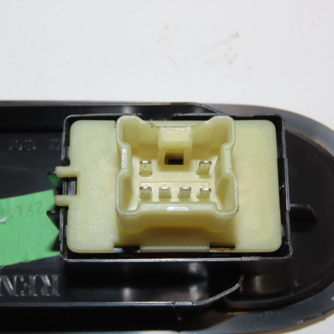 Commande lève-glace porte avant droite occasion DACIA DUSTER Phase 2 09-2013->... 1.5 DCI 110ch 3