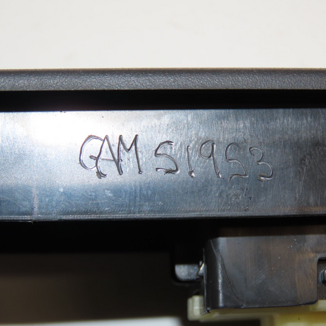 Commande lève-glace porte avant droite occasion DACIA DUSTER Phase 2 09-2013->... 1.5 DCI 110ch 4