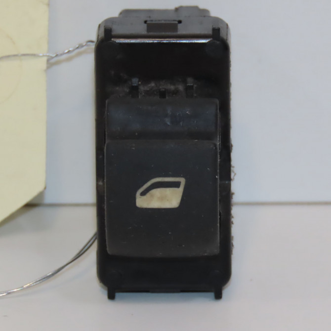 Commande lève-glace porte avant droite occasion CITROEN C3 PICASSO Phase 1 02-2009->08-2012 1.6 HDi 16v 90ch 6490Q0 1