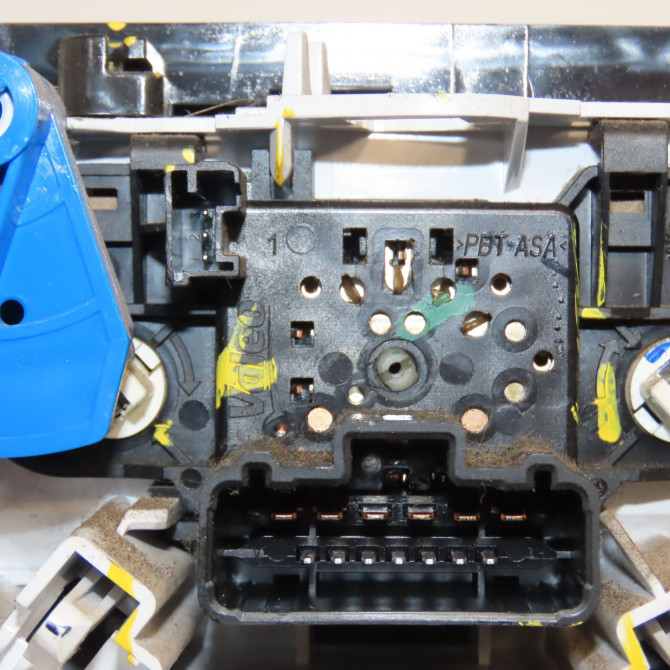 Commande de chauffage occasion DACIA DUSTER Phase 2 09-2013->... 1.5 DCI 110ch 275103362R 3