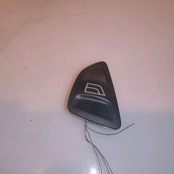 Commande lève-glace porte avant droite occasion FORD KA II Phase 1 10-2008->... 1.2i 69ch 1571470 1