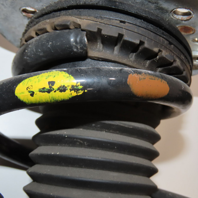 Amortisseur avant droit occasion  LR024442 3