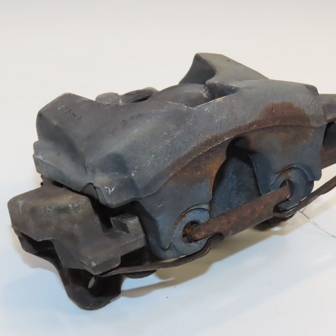 Etrier de frein avant gauche occasion  LR015387 1