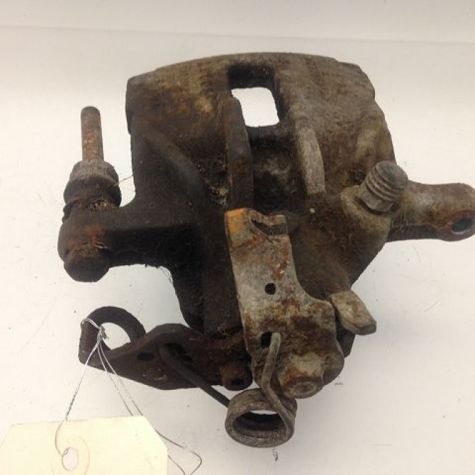 Etrier de frein arrière gauche occasion VOLKSWAGEN TRANSPORTER IV Phase 1 09-1990->03-1996 7D0615423B 2