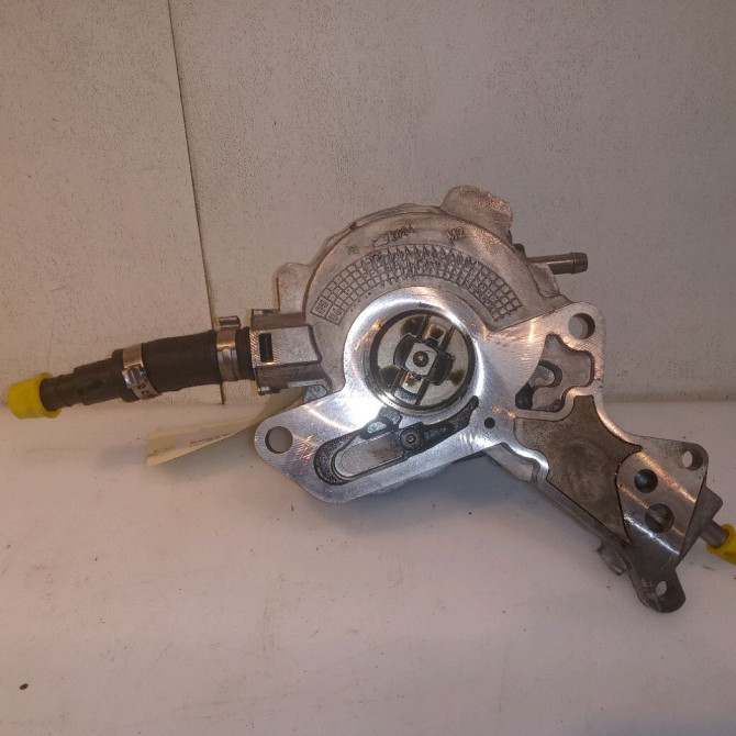 Pompe a vide occasion AUDI A4 II Phase 2 09-2004->04-2008 1.9 TDI 115ch 38145209Q 1