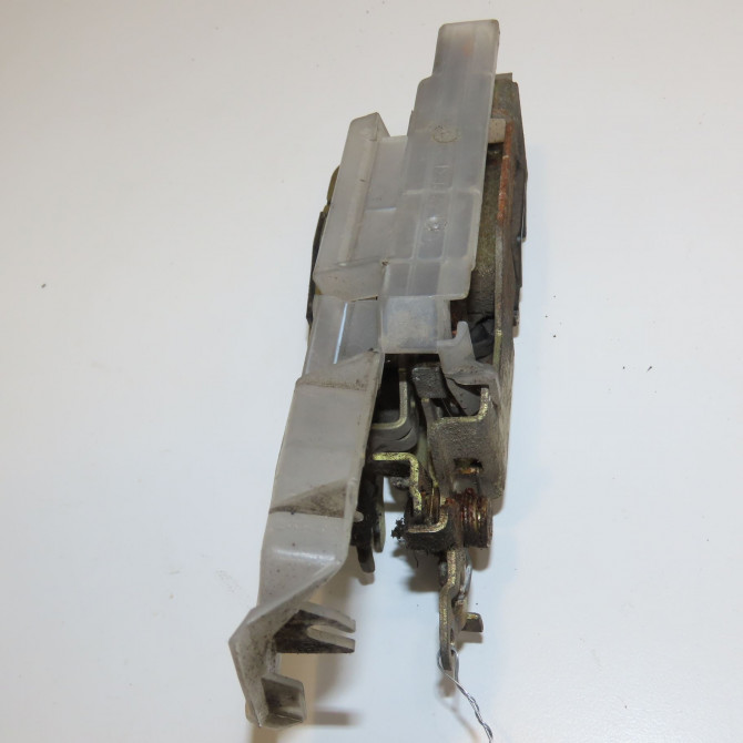 Serrure porte avg occasion  701837015D 1