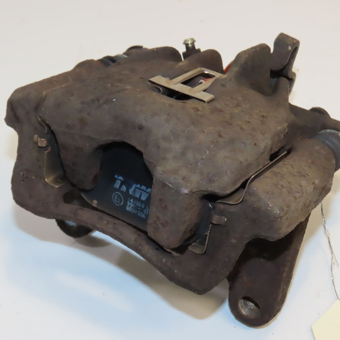 Etrier de frein arrière gauche occasion  7D0615423B 1