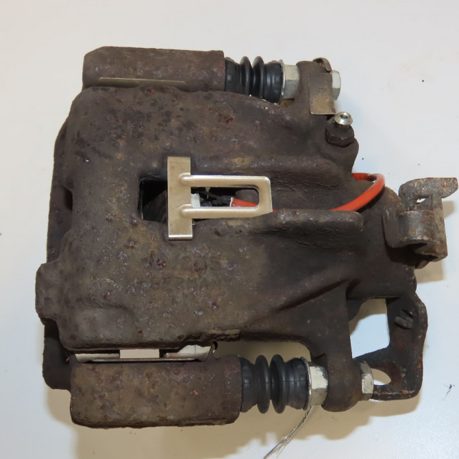 Etrier de frein arrière gauche occasion  7D0615423B 3