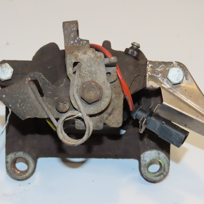 Etrier de frein arrière gauche occasion  7D0615423B 4