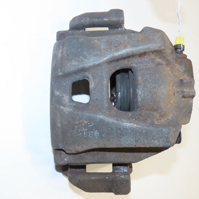 Etrier de frein avant gauche occasion AUDI A4 III Phase 1 01-2008->10-2011 2.0 TDi 136ch 8K0615123F 4