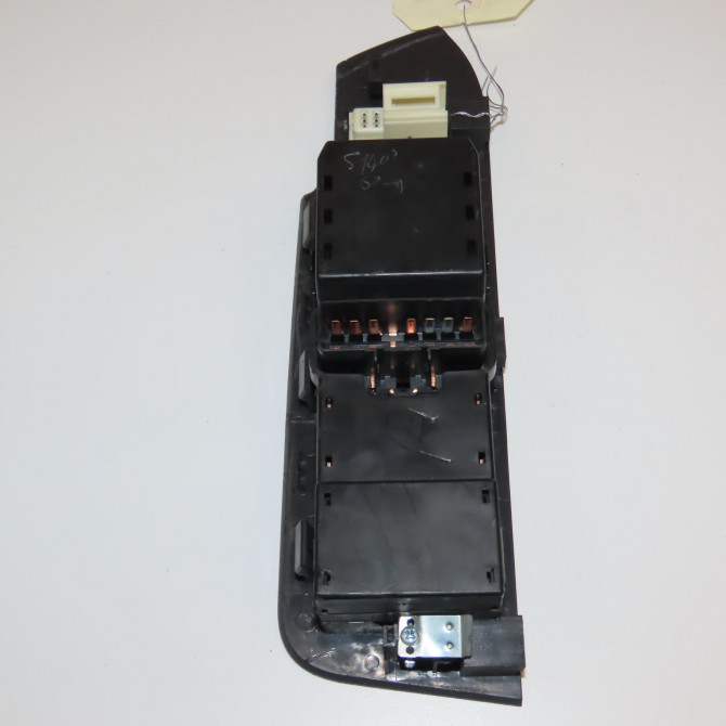 Commande lève-glace porte avant gauche occasion CHEVROLET CAPTIVA Phase 1 04-1995->04-1999 2.0 VCDI 127ch 96628538 2