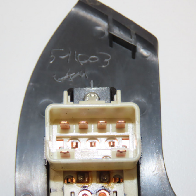 Commande leve-glace porte arrière droite occasion CHEVROLET CAPTIVA Phase 1 04-1995->04-1999 2.0 VCDI 127ch 96628550 3