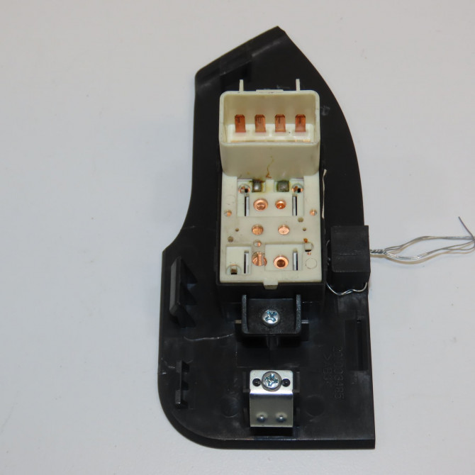 Commande leve-glace porte arrière gauche occasion CHEVROLET CAPTIVA Phase 1 04-1995->04-1999 2.0 VCDI 127ch 96628549 2