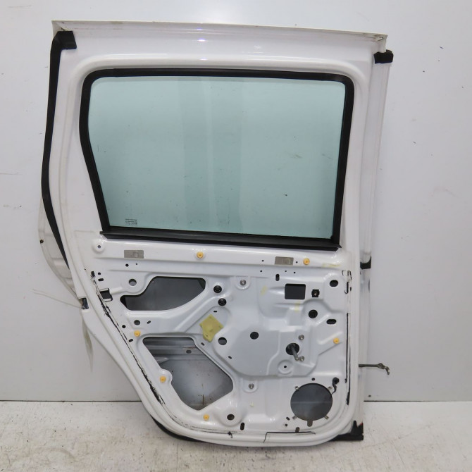 Porte arrière gauche occasion DACIA DUSTER Phase 2 09-2013->... 1.6i 115ch 821014570R 2