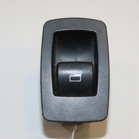 Commande lève-glace porte avant droite occasion B.M.W. SERIE 5 V Phase 1 04-1995->04-1999 530D 61313448654