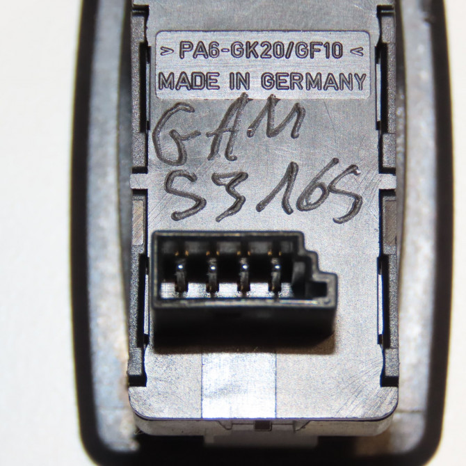 Commande leve-glace porte arrière gauche occasion B.M.W. SERIE 5 V Phase 1 04-1995->04-1999 530D 61313448654 3