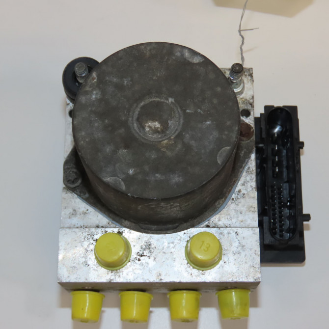 Unité hydraulique ABS occasion OPEL CORSA III Phase 2 08-2003->09-2006 1.3 CDTI 93192615 3