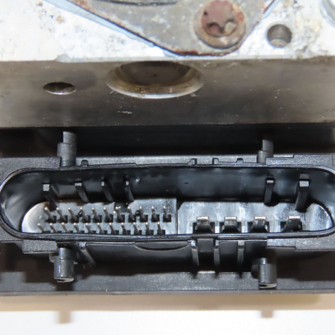 Unité hydraulique ABS occasion OPEL CORSA III Phase 2 08-2003->09-2006 1.3 CDTI 93192615 4