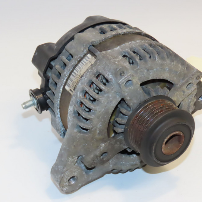 Alternateur occasion  373002F200 1