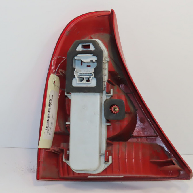 Feu arrière droit occasion RENAULT CLIO II Phase 2 06-2001->07-2006 1.5 DCI 65ch 265508391R 2