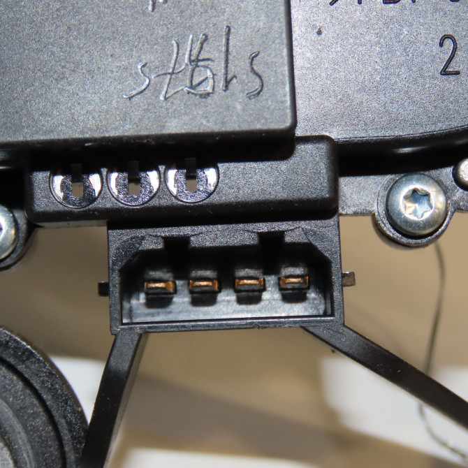 Moteur essuie-glace arrière occasion SKODA FABIA II Phase 2 03-2010->12-2014 1.2 TSI 85ch 5J9955711B 3