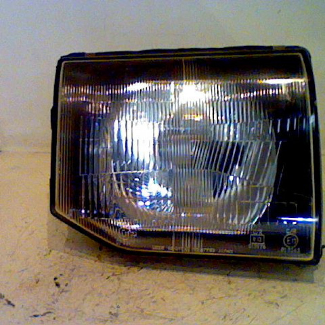 Phare droit occasion MITSUBISHI PAJERO I Phase 1 07-1983->06-1991 TD MB683888 1