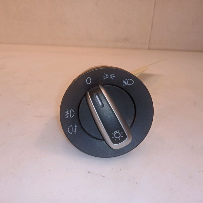 Interrupteur commande de phares occasion VOLKSWAGEN GOLF VI Phase 1 10-2008->04-2013 1.4 TSI 16v 122ch 5K0953513N9B9 1