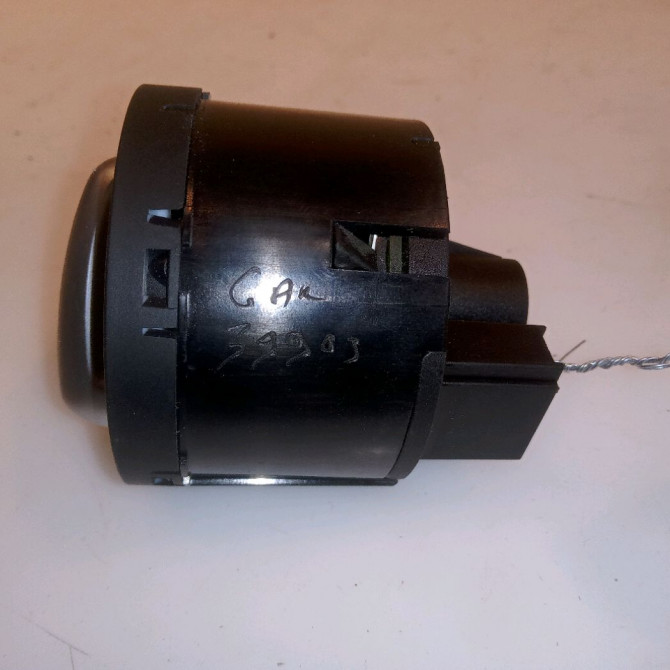 Interrupteur commande de phares occasion VOLKSWAGEN GOLF VI Phase 1 10-2008->04-2013 1.4 TSI 16v 122ch 5K0953513N9B9 3