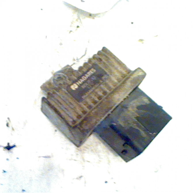 Boitier de préchauffage occasion RENAULT TWINGO II Phase 1 06-2007->11-2011 1.2i 16v 75ch 9640469680 1