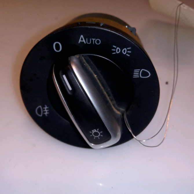 Interrupteur commande de phares occasion VOLKSWAGEN GOLF VI Phase 1 10-2008->04-2013 1.4 TSI 16v 122ch 1